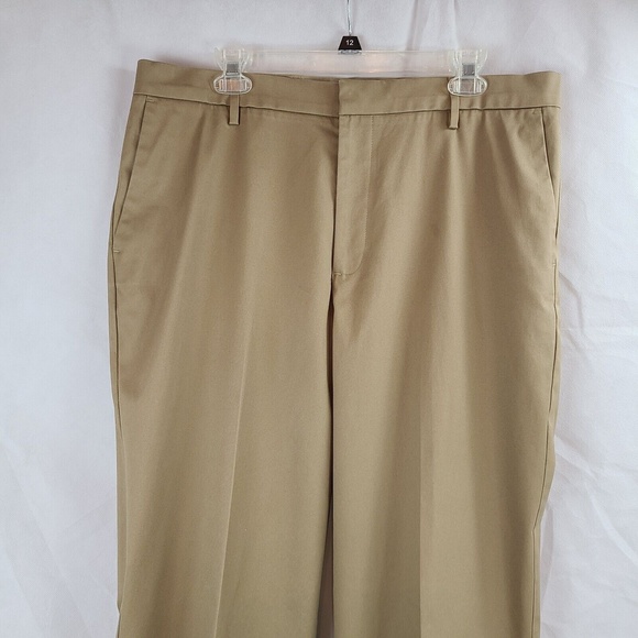 NWOT Dockers Men's (36 x 34) Tan Classic Fit Flat Front Chino Pants - Picture 2 of 8